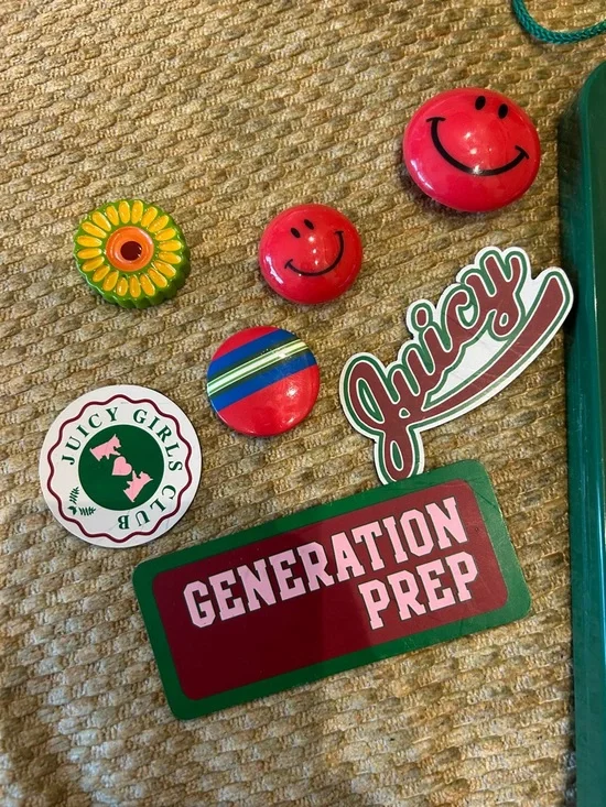 Juicy Couture Vintage Magnetic Message Whiteboard with Cute Magnets for Locker - Picture 6 of 8